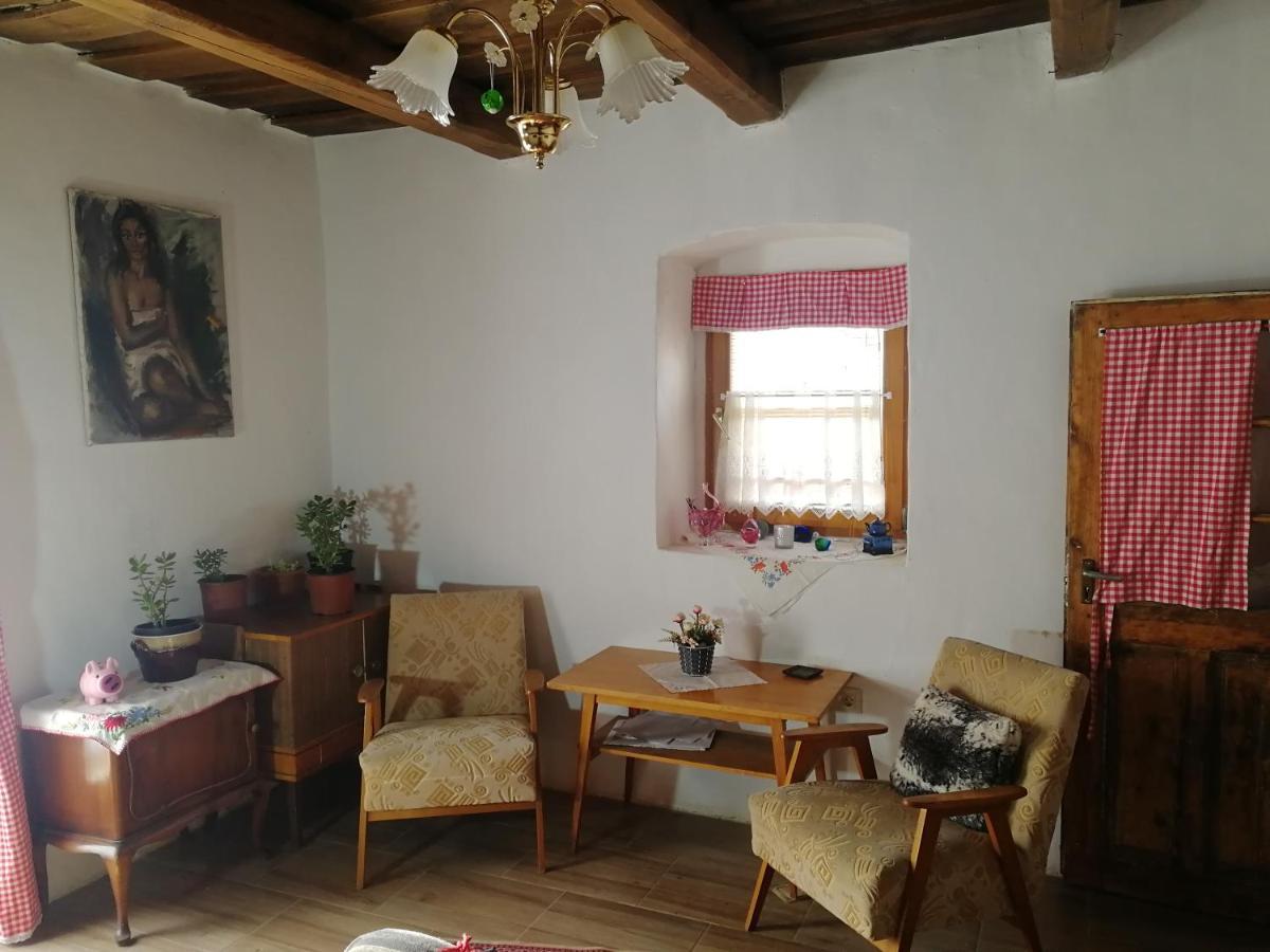 Traditionelles Bauernhaus Flieder Zalaszentgrót Exteriör bild